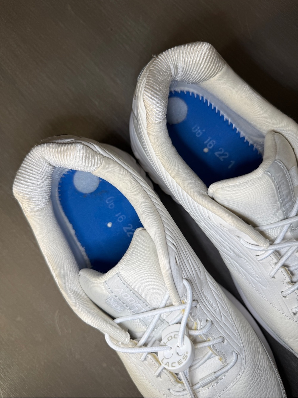 Brooks Addiction Walker 2 Women's 10.5 D Off White Leather Sneaker Excellent Cd - Picture 5 of 12